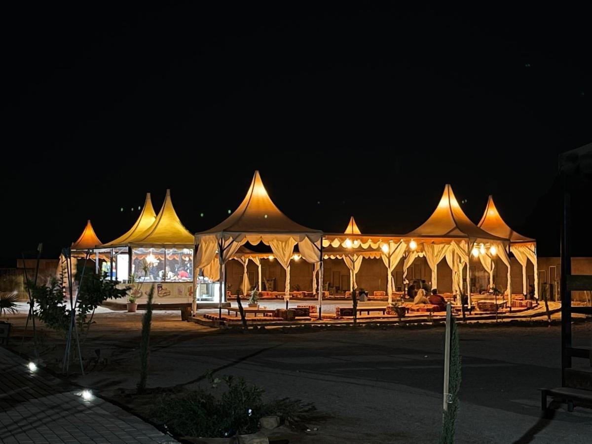ワディ ・ラム Al Sultana Luxury Campヴィラ エクステリア 写真