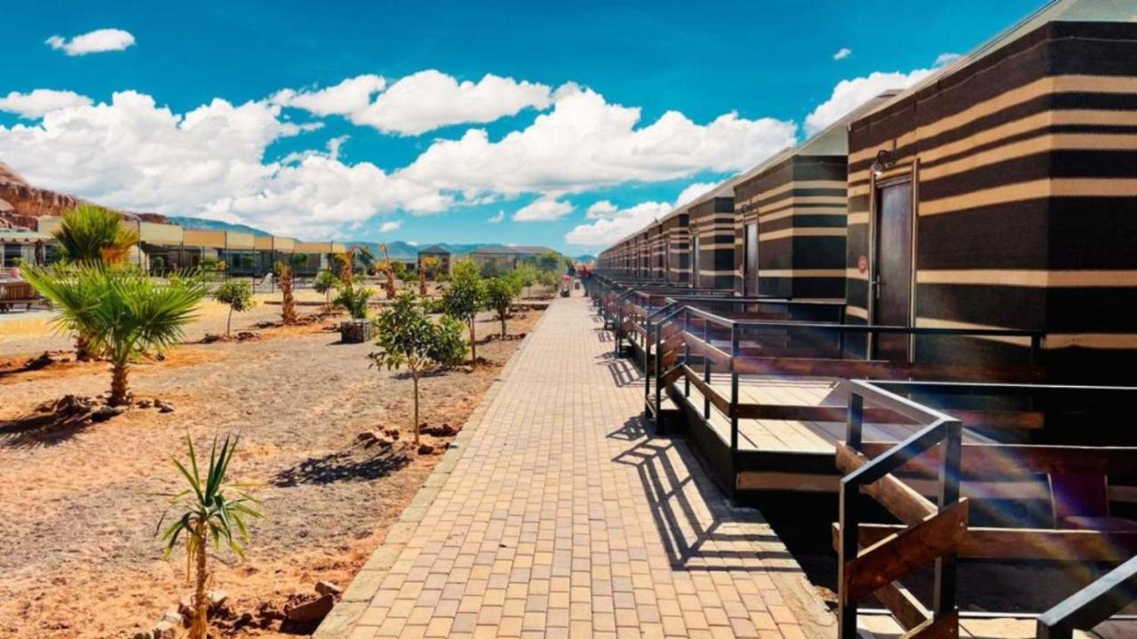 ワディ ・ラム Al Sultana Luxury Campヴィラ エクステリア 写真