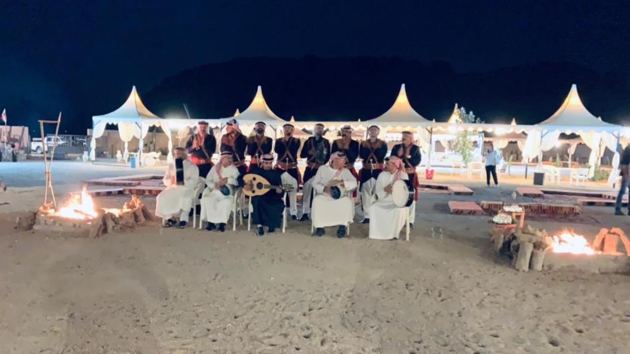 ワディ ・ラム Al Sultana Luxury Campヴィラ エクステリア 写真