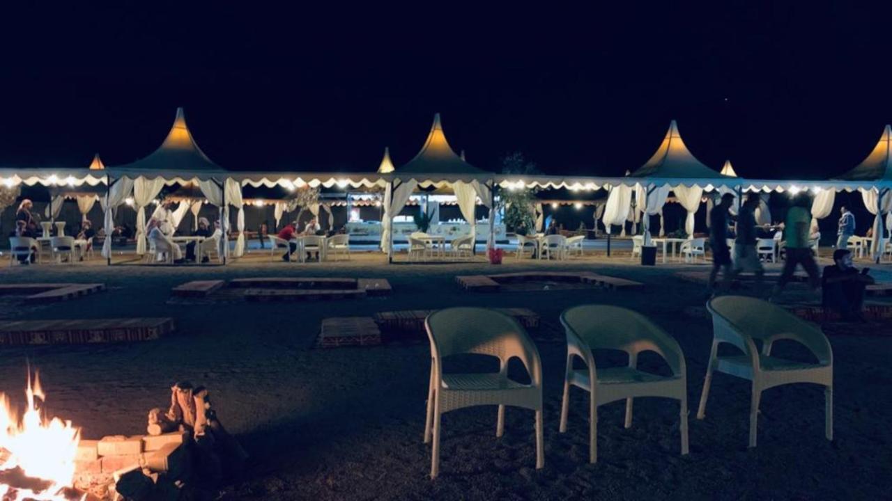 ワディ ・ラム Al Sultana Luxury Campヴィラ エクステリア 写真