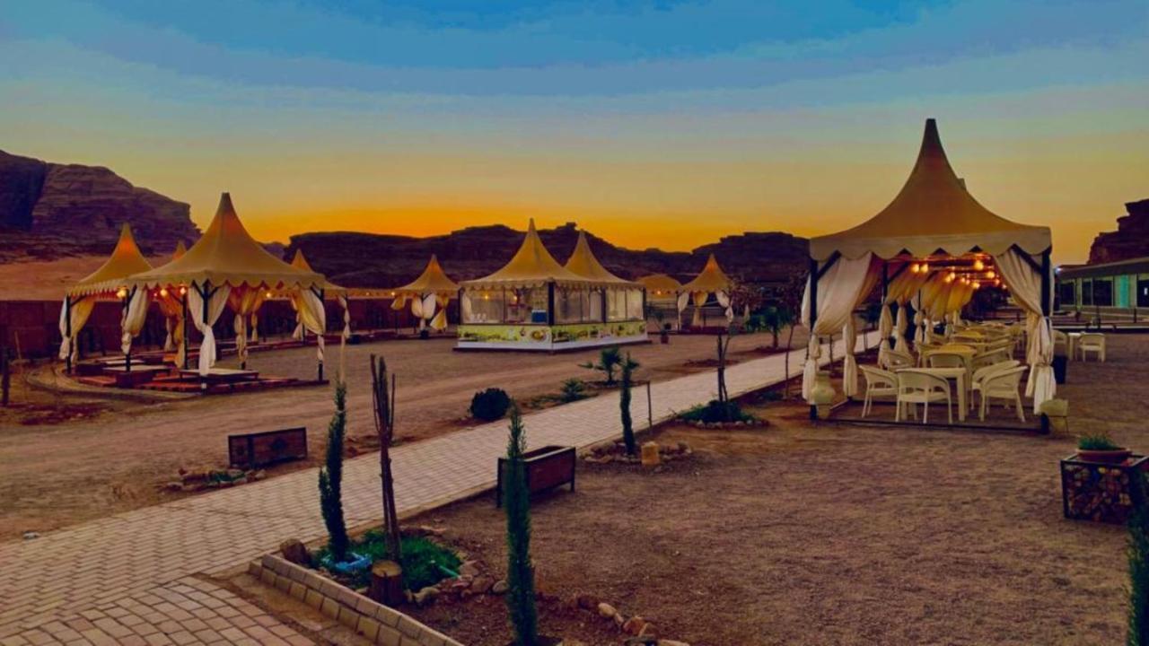ワディ ・ラム Al Sultana Luxury Campヴィラ エクステリア 写真