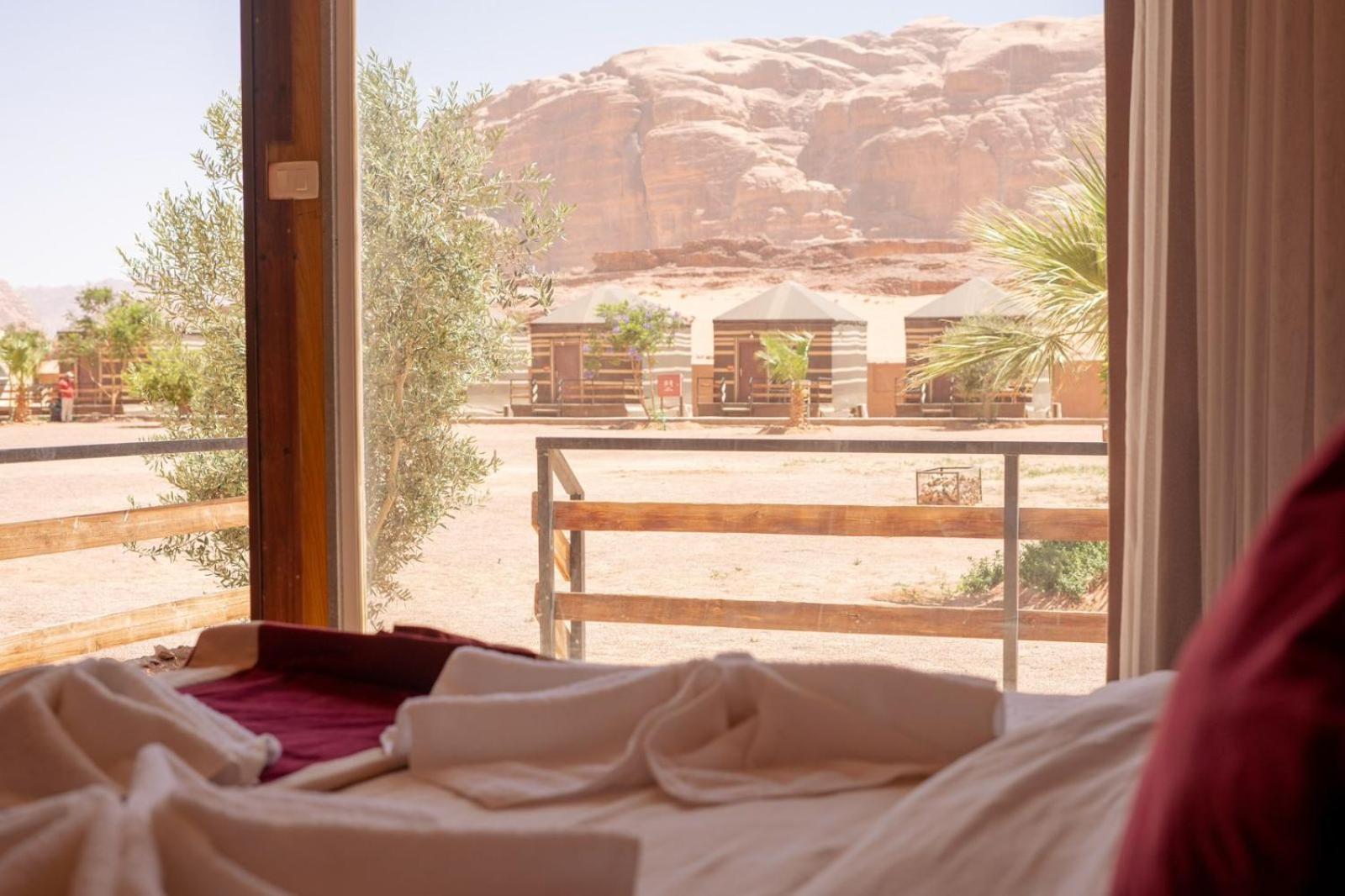 ワディ ・ラム Al Sultana Luxury Campヴィラ エクステリア 写真